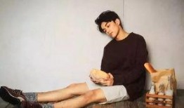 吴磊爆料金靖抠脚视频,太接地气了！