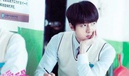 吴世勋爆料恋情视频播放,甜蜜互动引粉丝热议